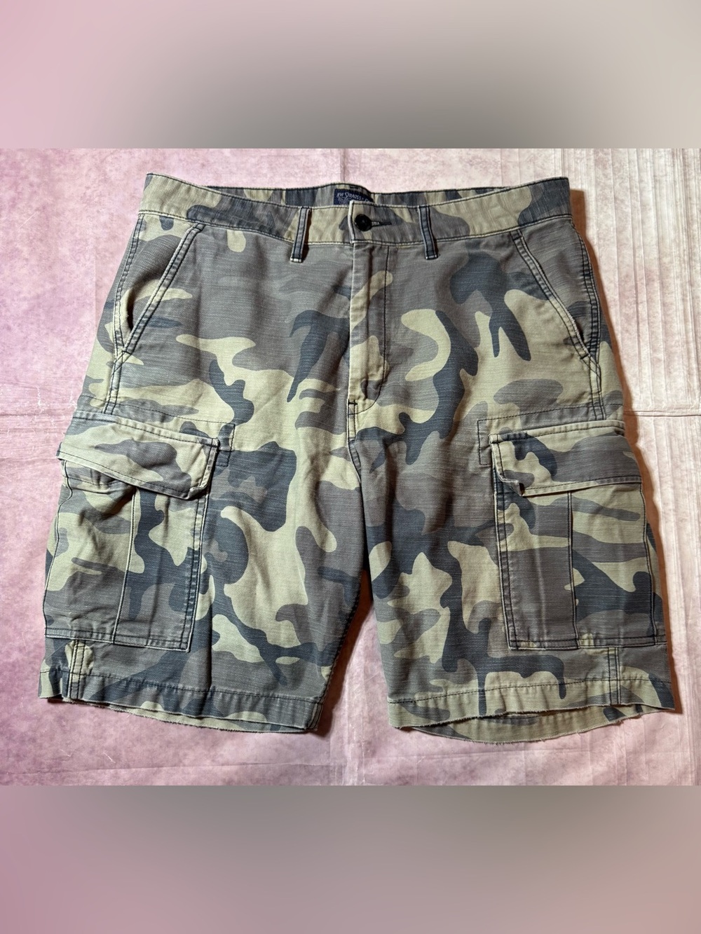 Levi Strauss Levis Mens Size 33 Camo Cargo Shorts Y2K Summer Outdoor 10” Inseam